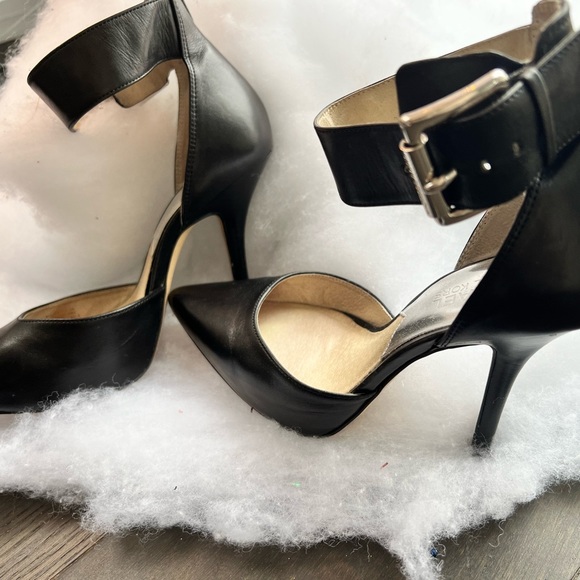 Michael Kors heels - Picture 1 of 12